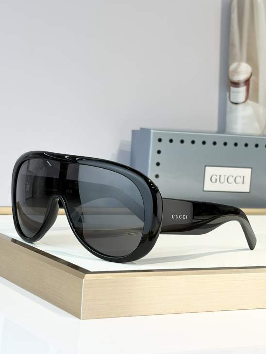 Picture of Gucci Sunglasses _SKUfw79722005fw